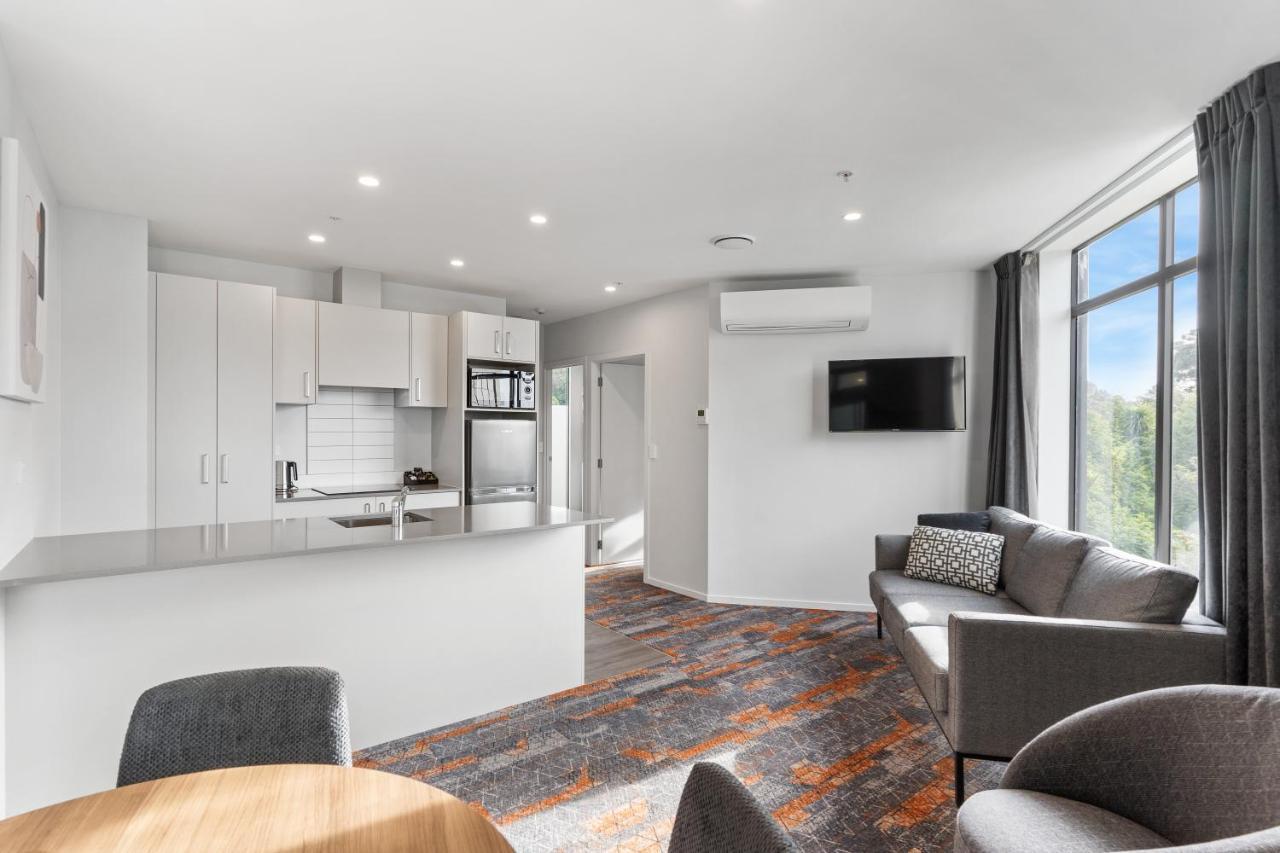 Ramada By Wyndham Newmarket Auckland Extérieur photo