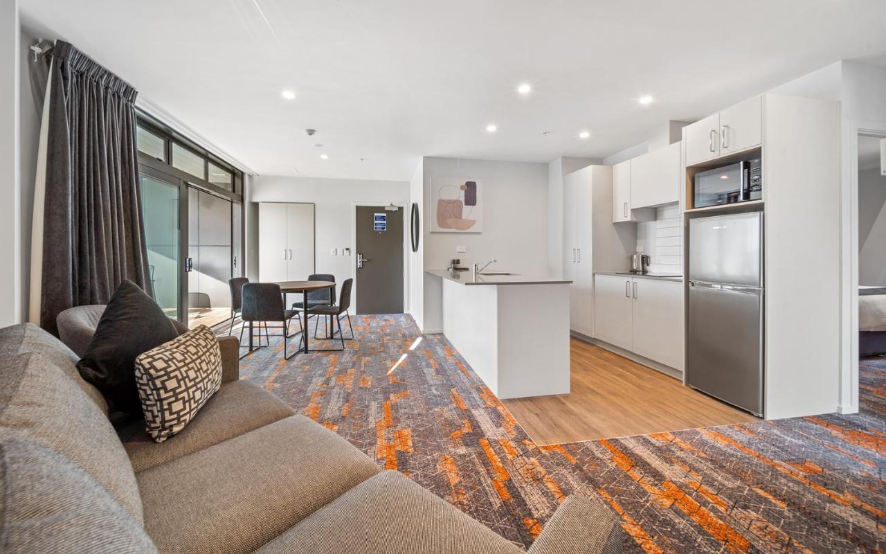 Ramada By Wyndham Newmarket Auckland Extérieur photo