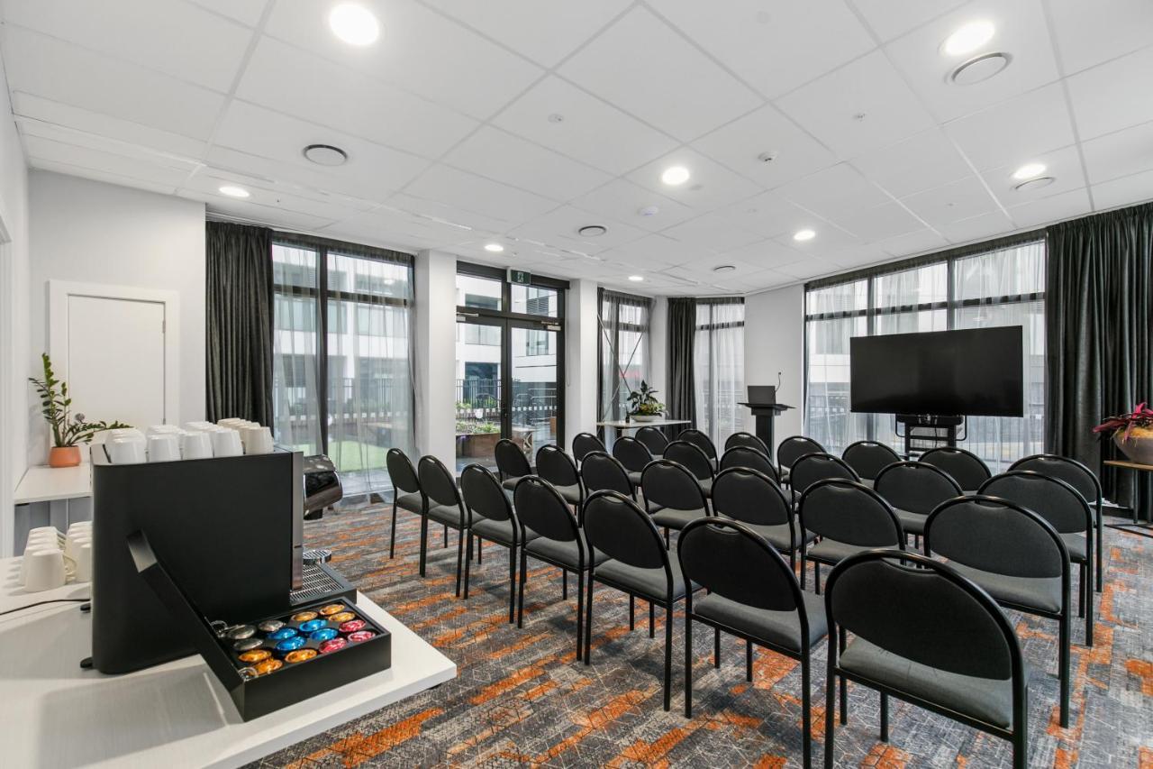 Ramada By Wyndham Newmarket Auckland Extérieur photo