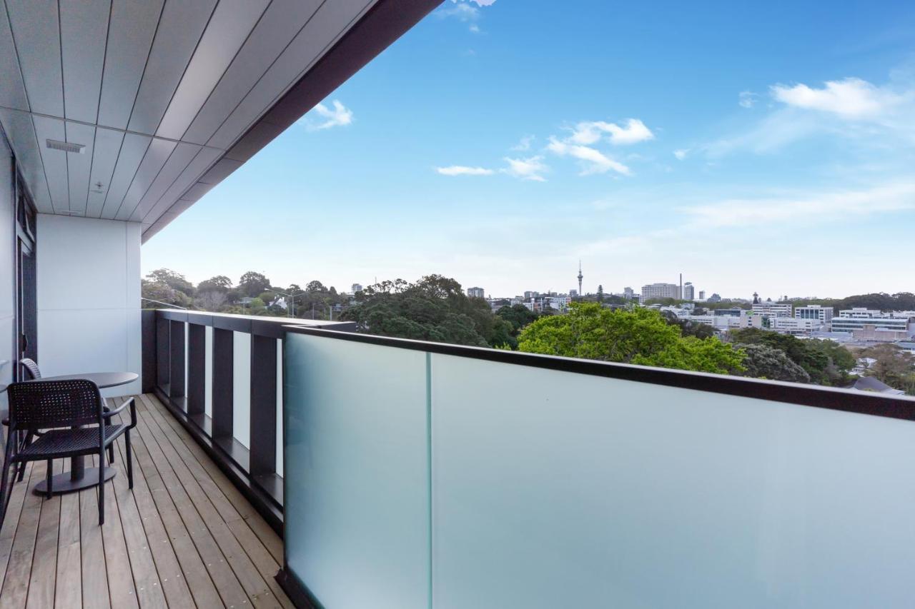 Ramada By Wyndham Newmarket Auckland Extérieur photo