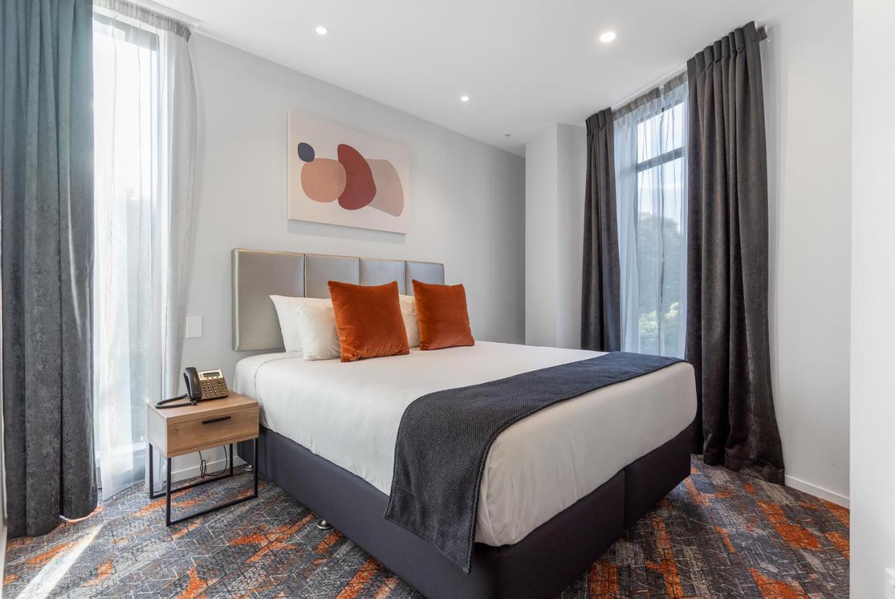Ramada By Wyndham Newmarket Auckland Extérieur photo