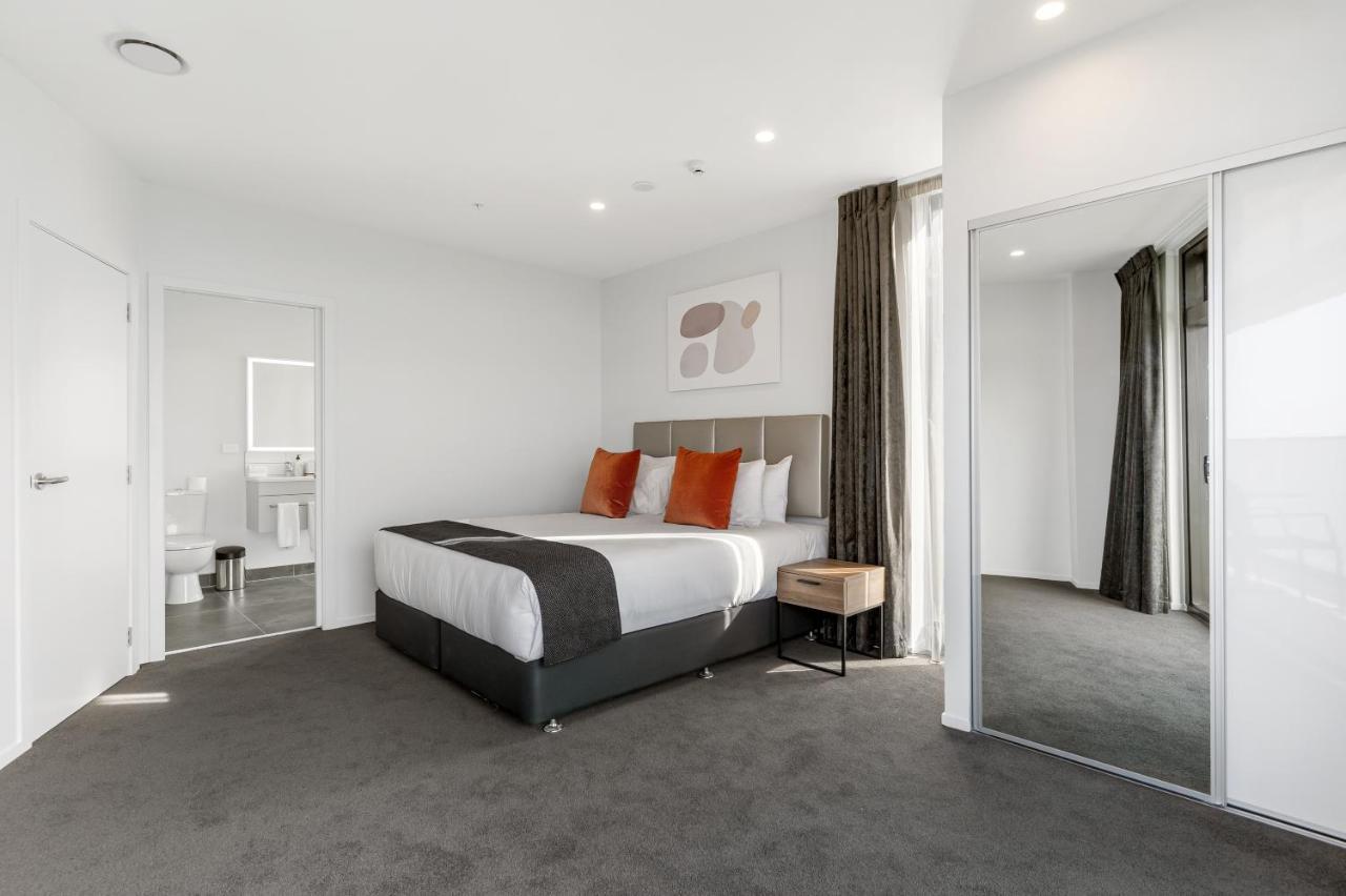 Ramada By Wyndham Newmarket Auckland Extérieur photo