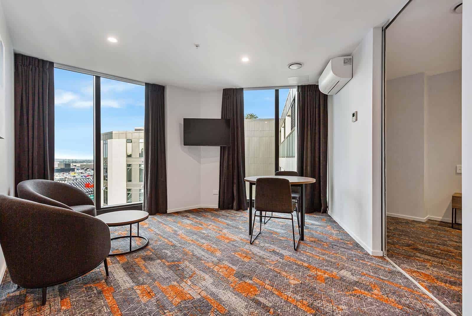 Ramada By Wyndham Newmarket Auckland Extérieur photo