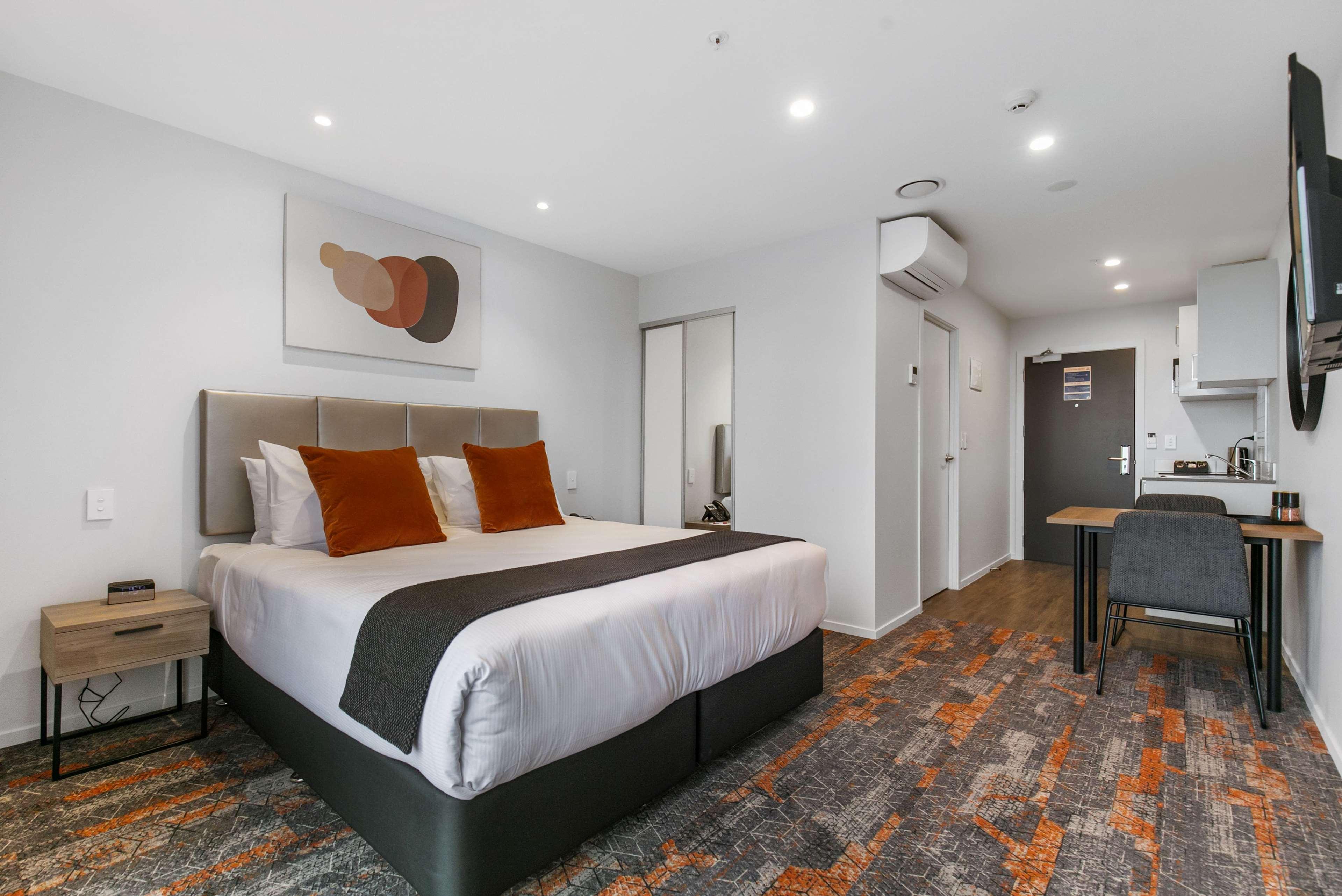 Ramada By Wyndham Newmarket Auckland Extérieur photo