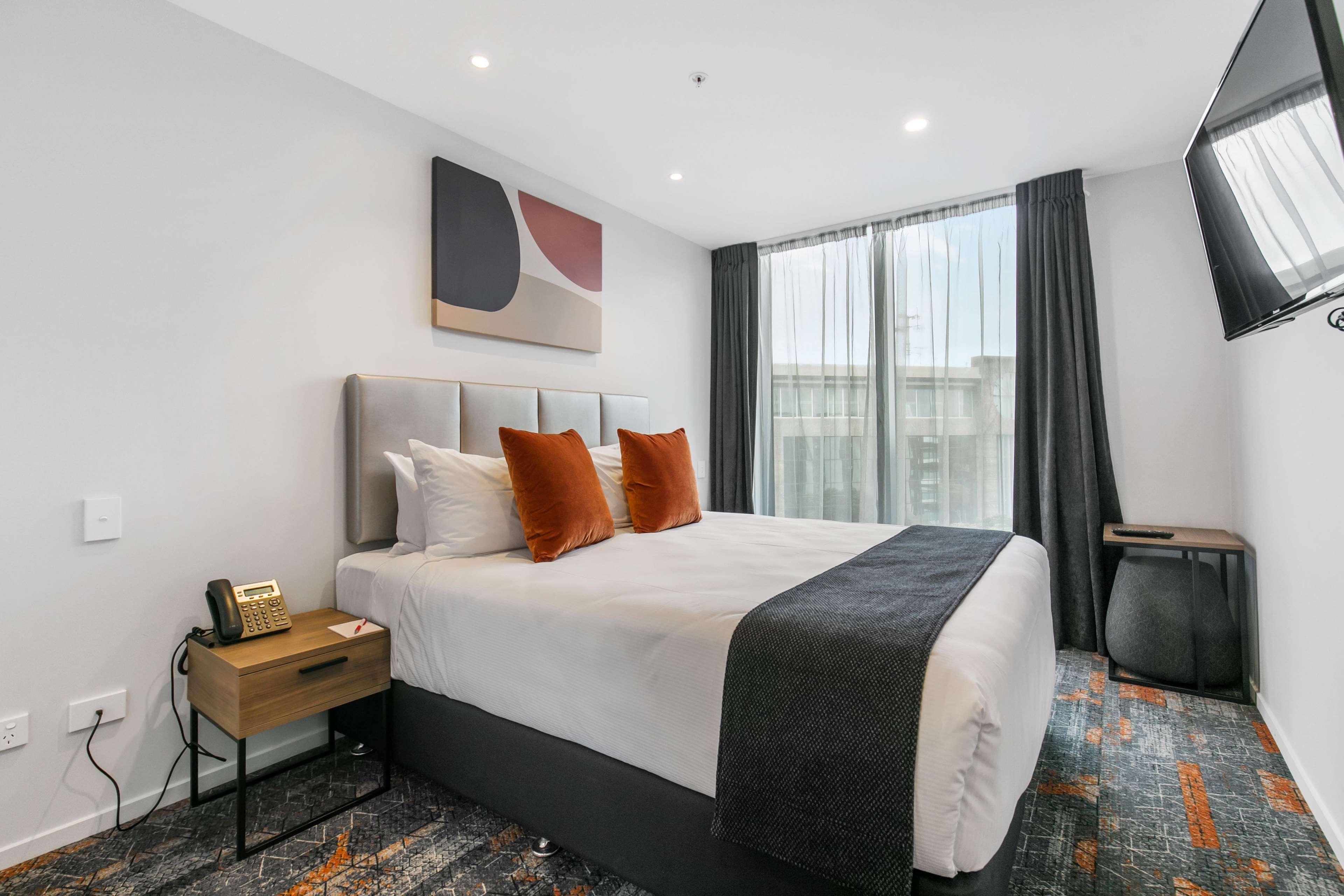 Ramada By Wyndham Newmarket Auckland Extérieur photo