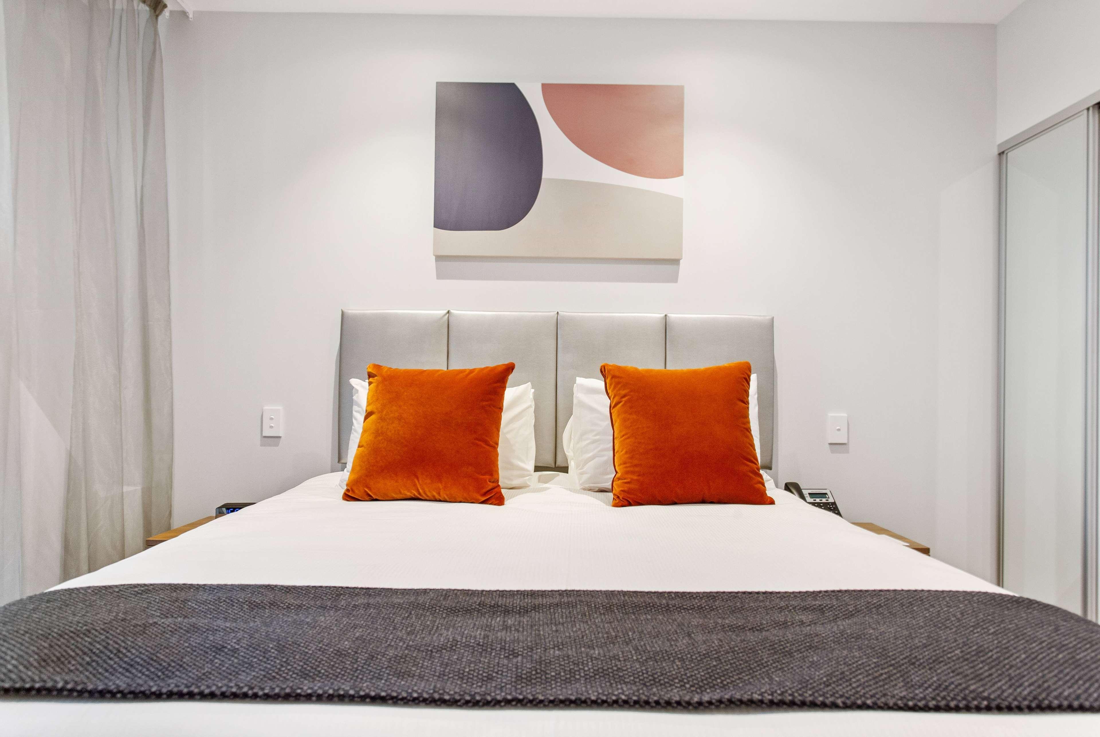 Ramada By Wyndham Newmarket Auckland Extérieur photo