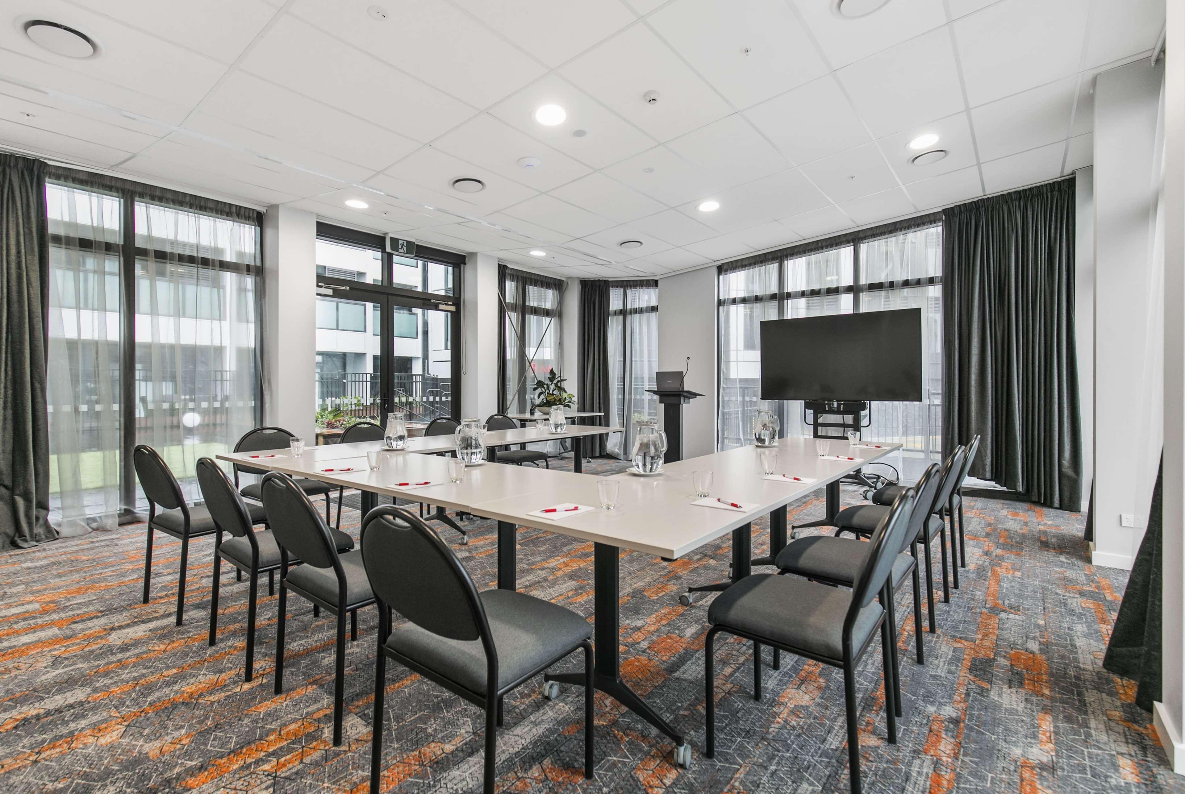 Ramada By Wyndham Newmarket Auckland Extérieur photo