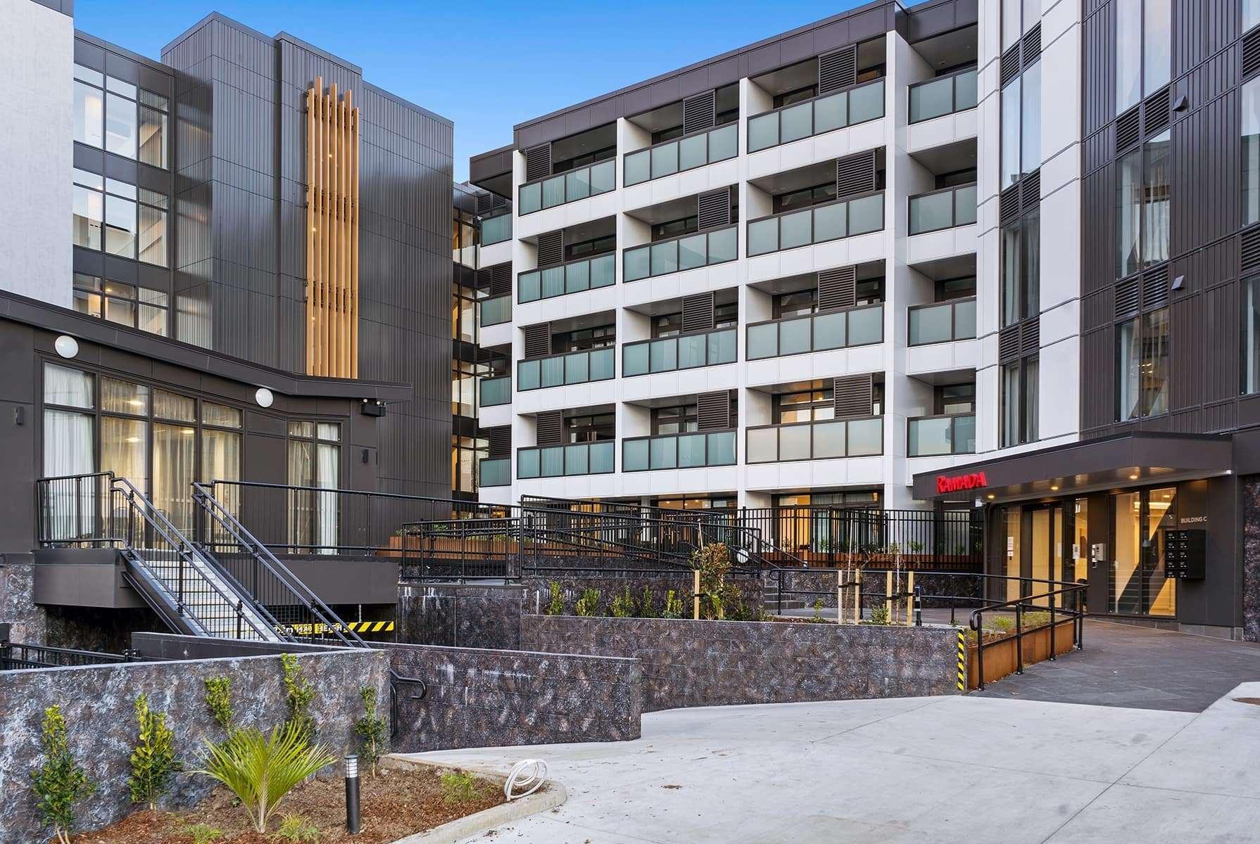 Ramada By Wyndham Newmarket Auckland Extérieur photo